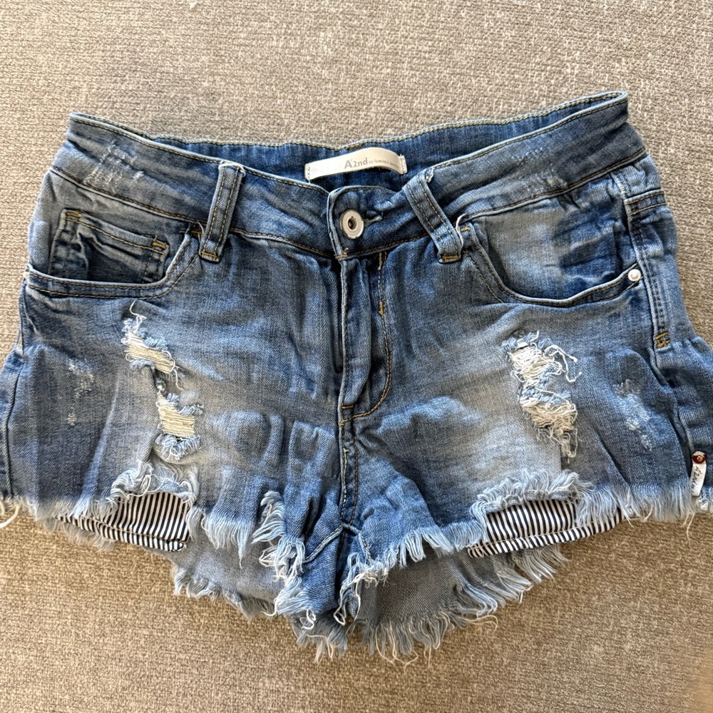 Trendy Blue Distressed Jean Shorts